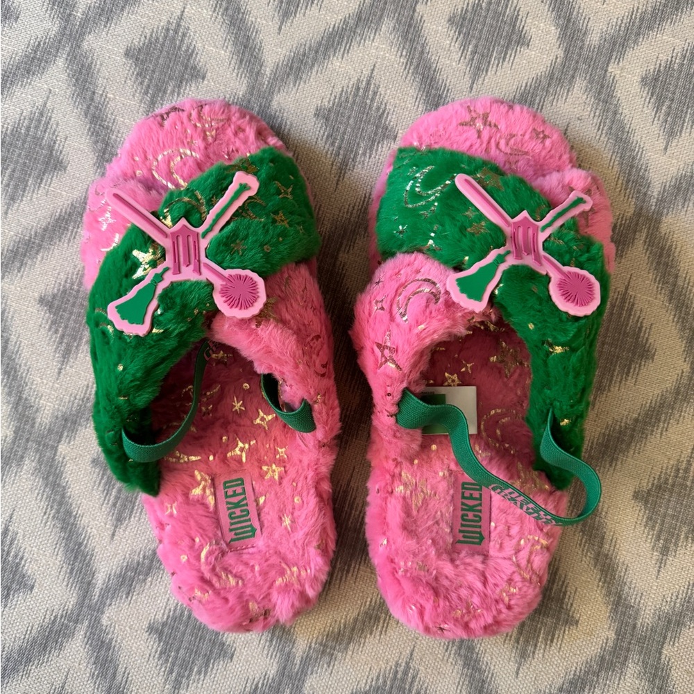 Wicked Women’s 9/10 Slipper from GroundUp- Excellent Condition